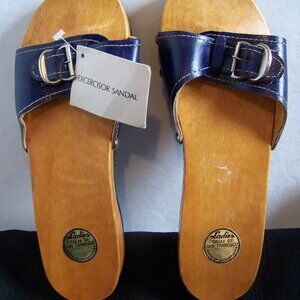 Vintage navy blue wooden exercise sandal size 8